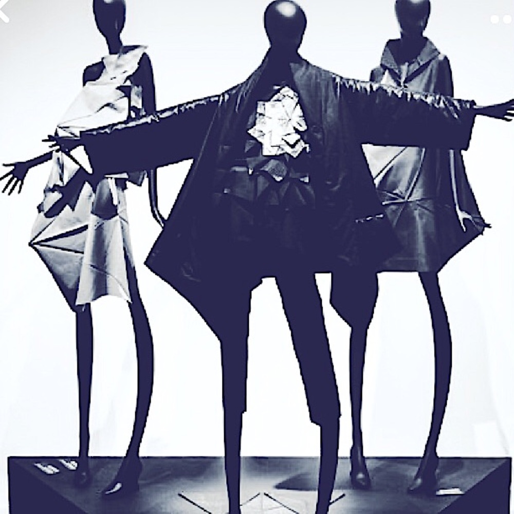 FASHION AT ITS  BEST👠Trendy classics.Unique STYLES.EUROPEAN FLIRTY high end